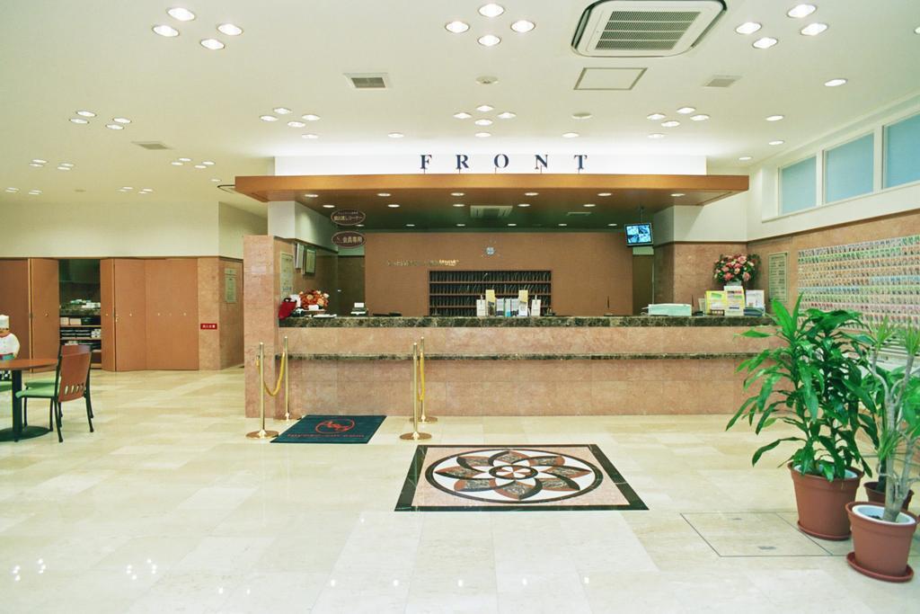 Toyoko Inn Yokohama Minatomirai-Sen Nihon-Odori Ekimae Экстерьер фото